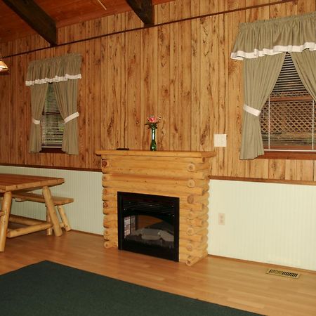 Carolina Landing Camping Resort Deluxe Cabin 4 Fair Play Exterior photo