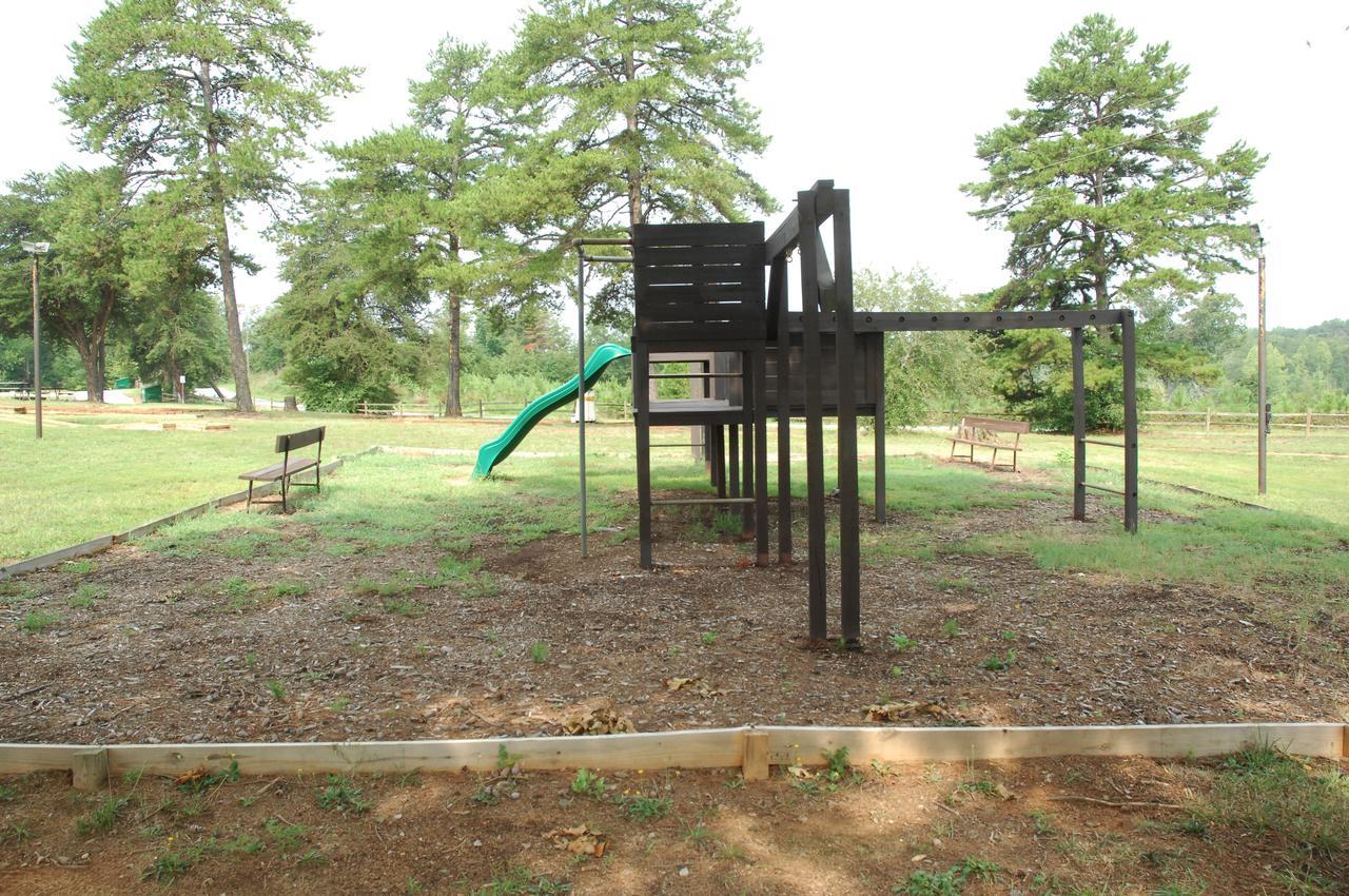 Carolina Landing Camping Resort Deluxe Cabin 4 Fair Play Exterior photo