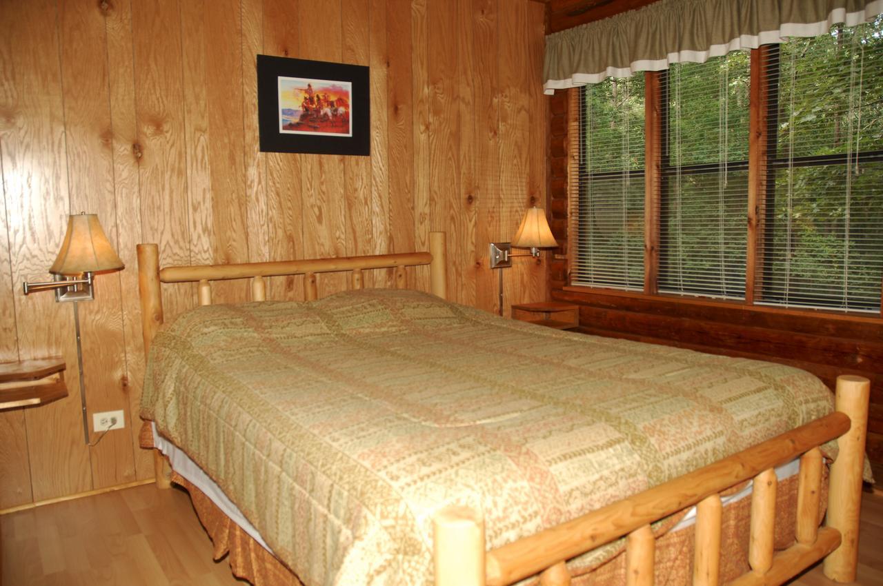 Carolina Landing Camping Resort Deluxe Cabin 4 Fair Play Exterior photo